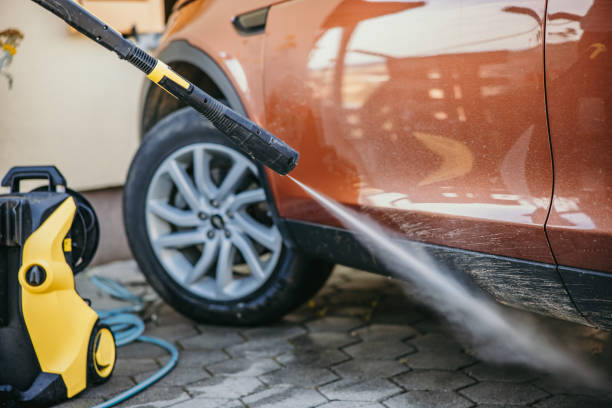 Garage Pressure Washing in Mirrormont, WA